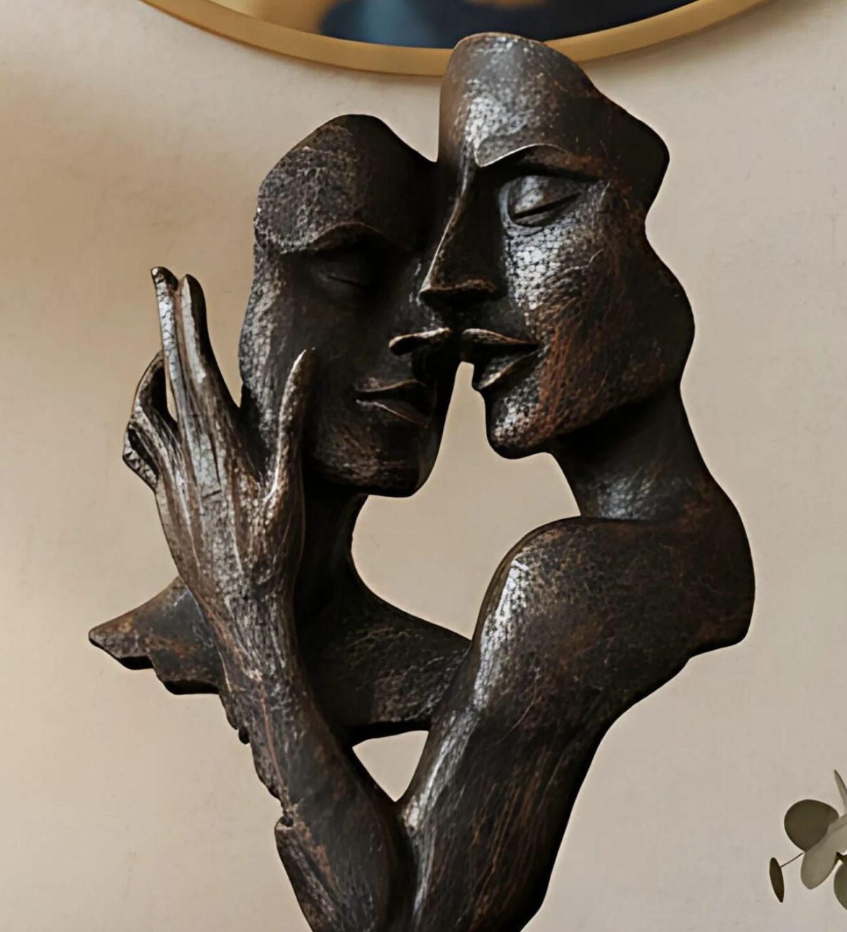Elegant Abstract Romantic Couple Statue Elegant Abstract Romantic Couple Statue